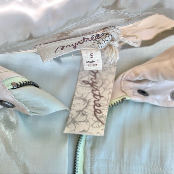 Mystree Satin Zip Up Jacket in Sage Green with Sparkly Gold Stars - Picture 8 of 10